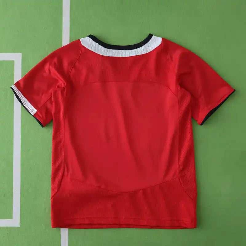 Manchester United 2005/06 Retro Kids Football Jersey Kit
