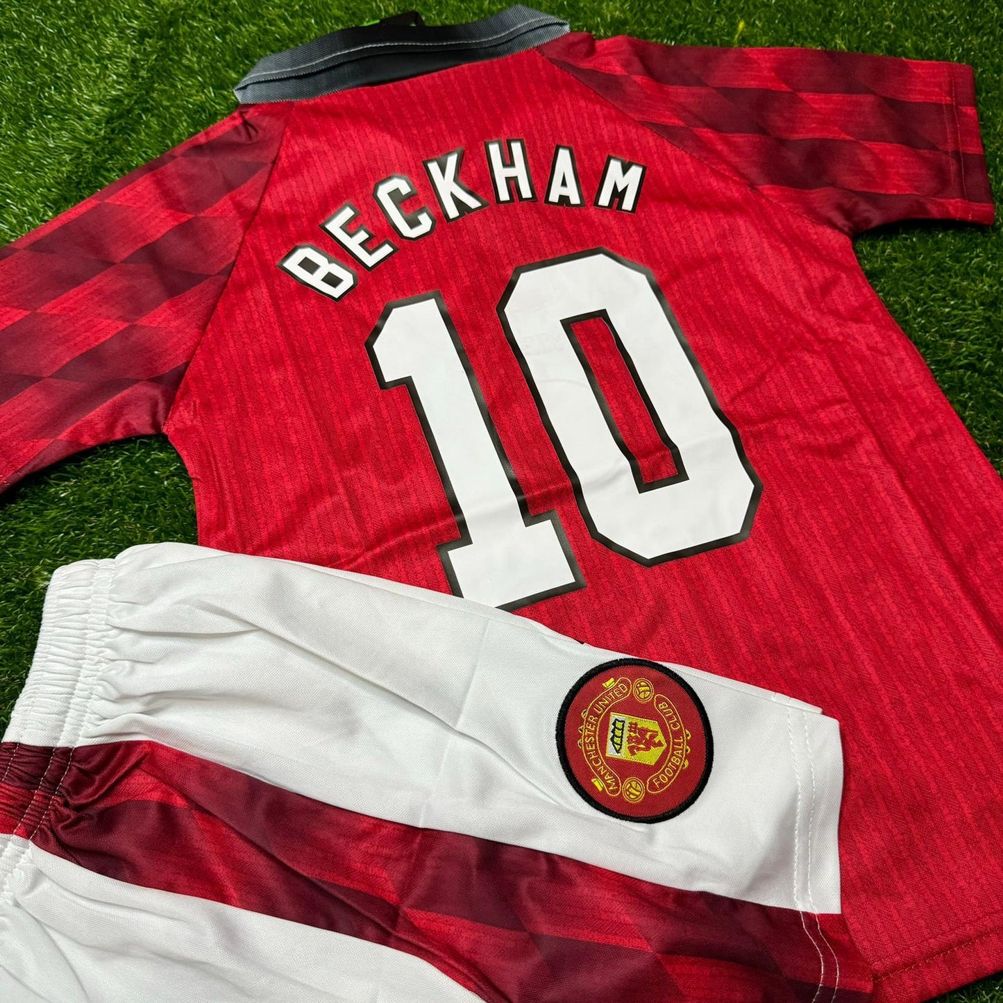 David Beckham Manchester United 1996/97 Home Kids Kit – Kit Jersey for Children – | KinderTrikot | Maillot Enfant