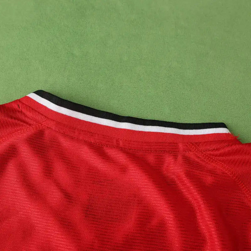 Manchester United F.C 00/02 Season Retro Football Jersey Kit