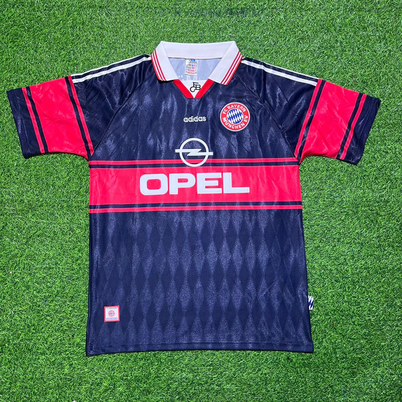 Mario Basler 14 Bayern Munich Retro 1997/99 Football Jersey