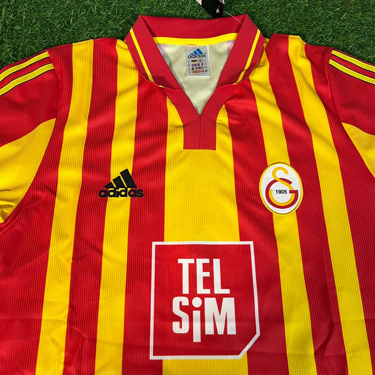 Umit Davala 22 Galatasaray 2000 UEFA Super Kupa Final Retro Football Jersey Kit Forma