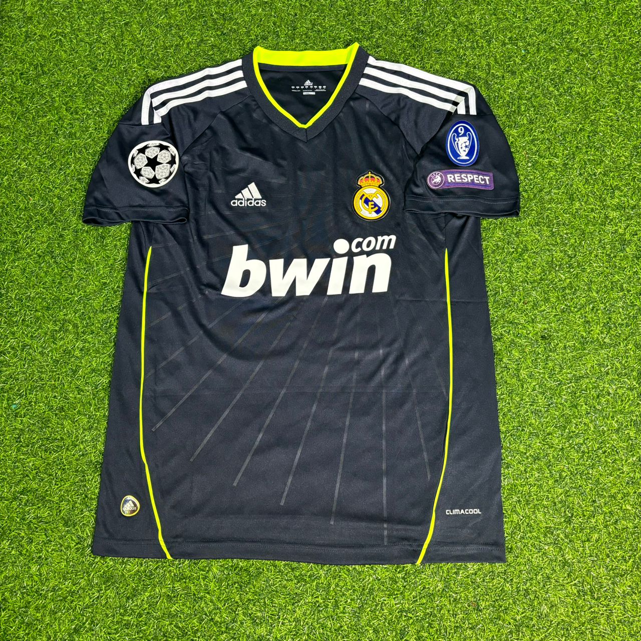 Mesut Özil 23- Real Madrid 2010 2011 Retro Jersey Trikot
