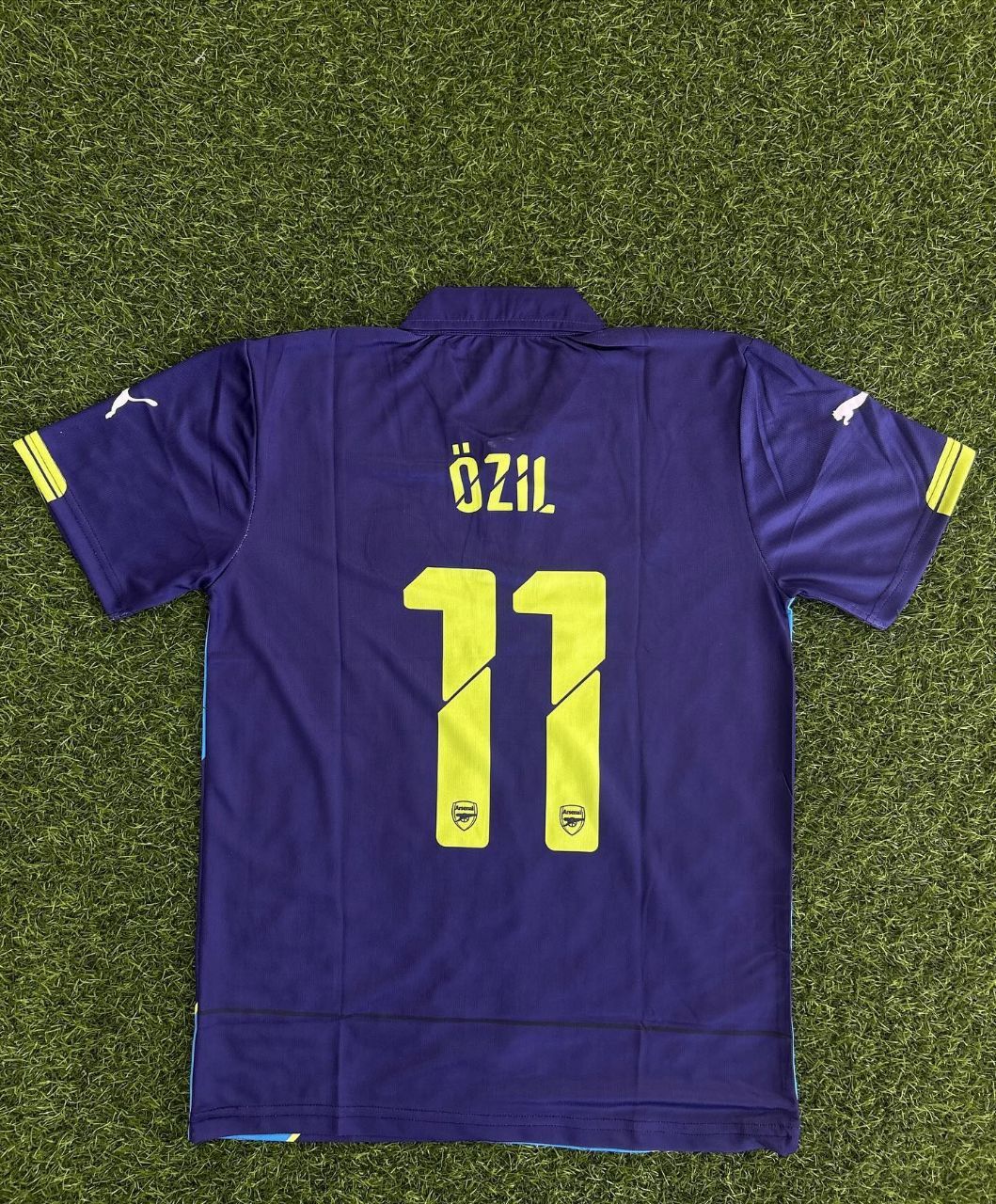 Mesut Ozil Arsenal Retro Football Jersey Kit