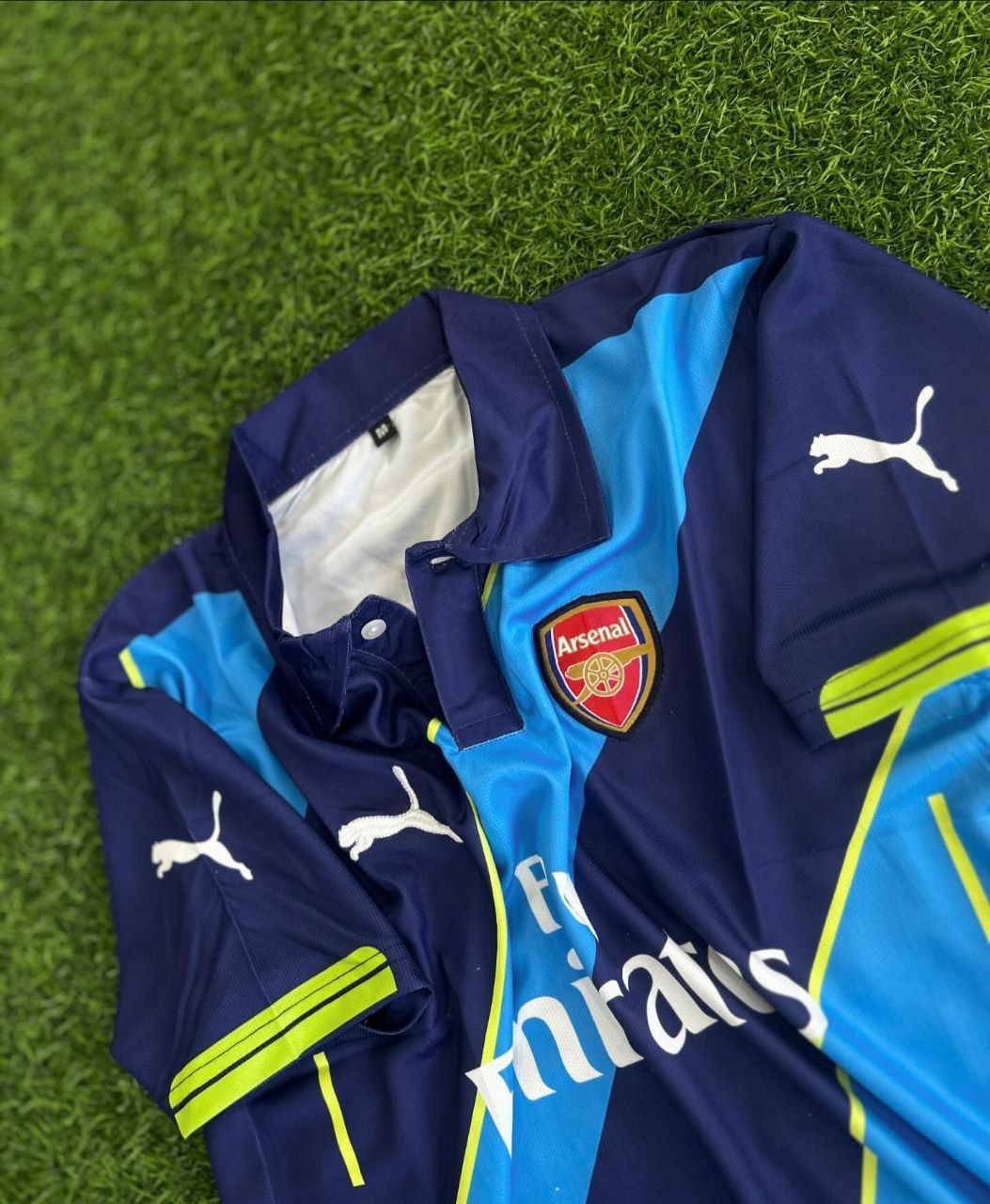 Mesut Ozil Arsenal Retro Football Jersey Kit