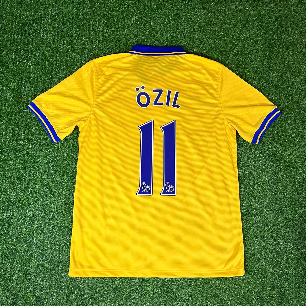 Mesut Özil - Arsenal 2013/2014 Retro Football Jersey Kit