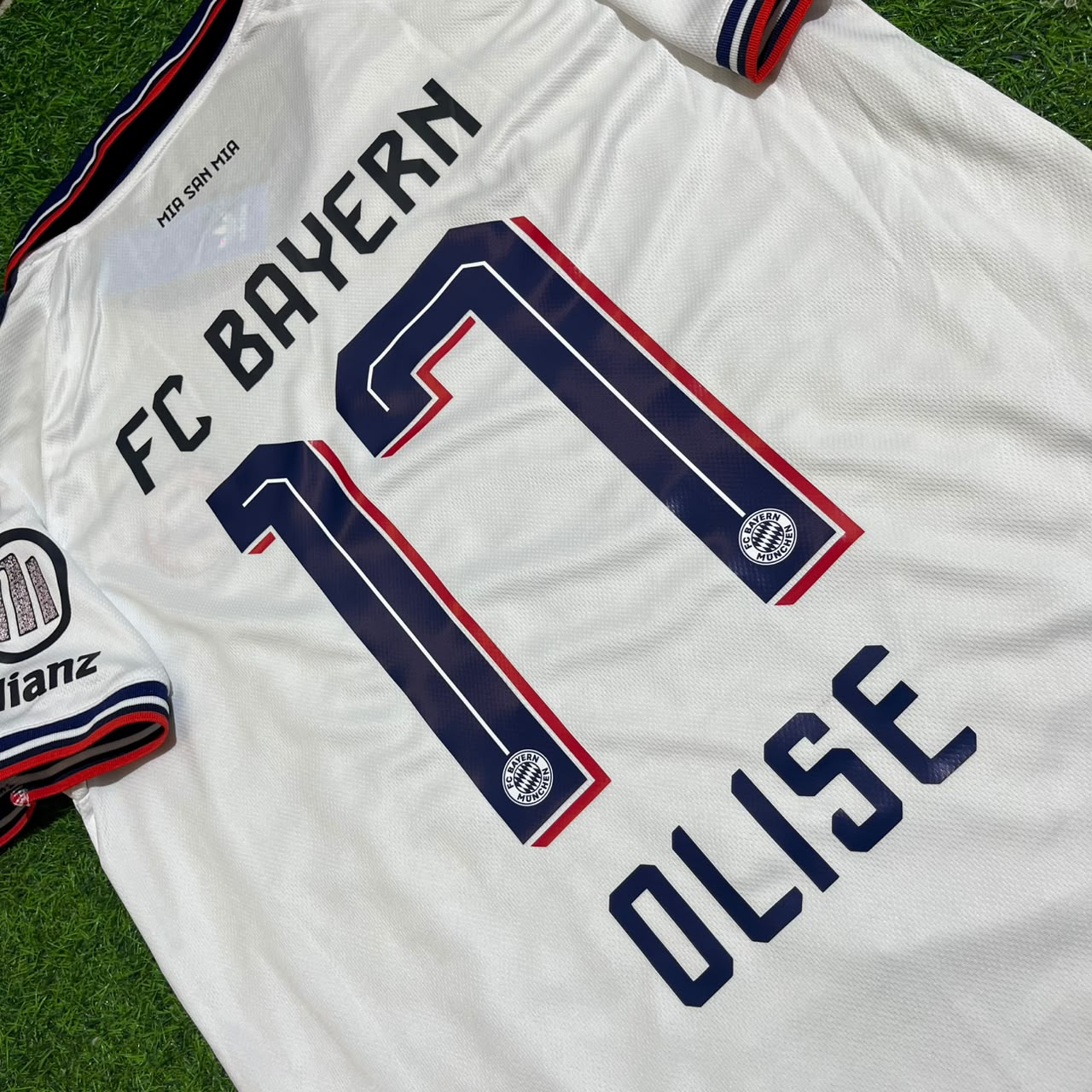 Michael Olise 17 Bayern Munchen 2027 Away