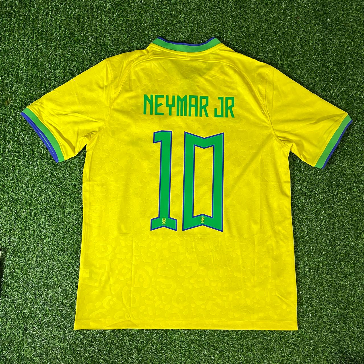 Neymar Jr - Brazil 2022 World Cup Retro Football Jersey Kit