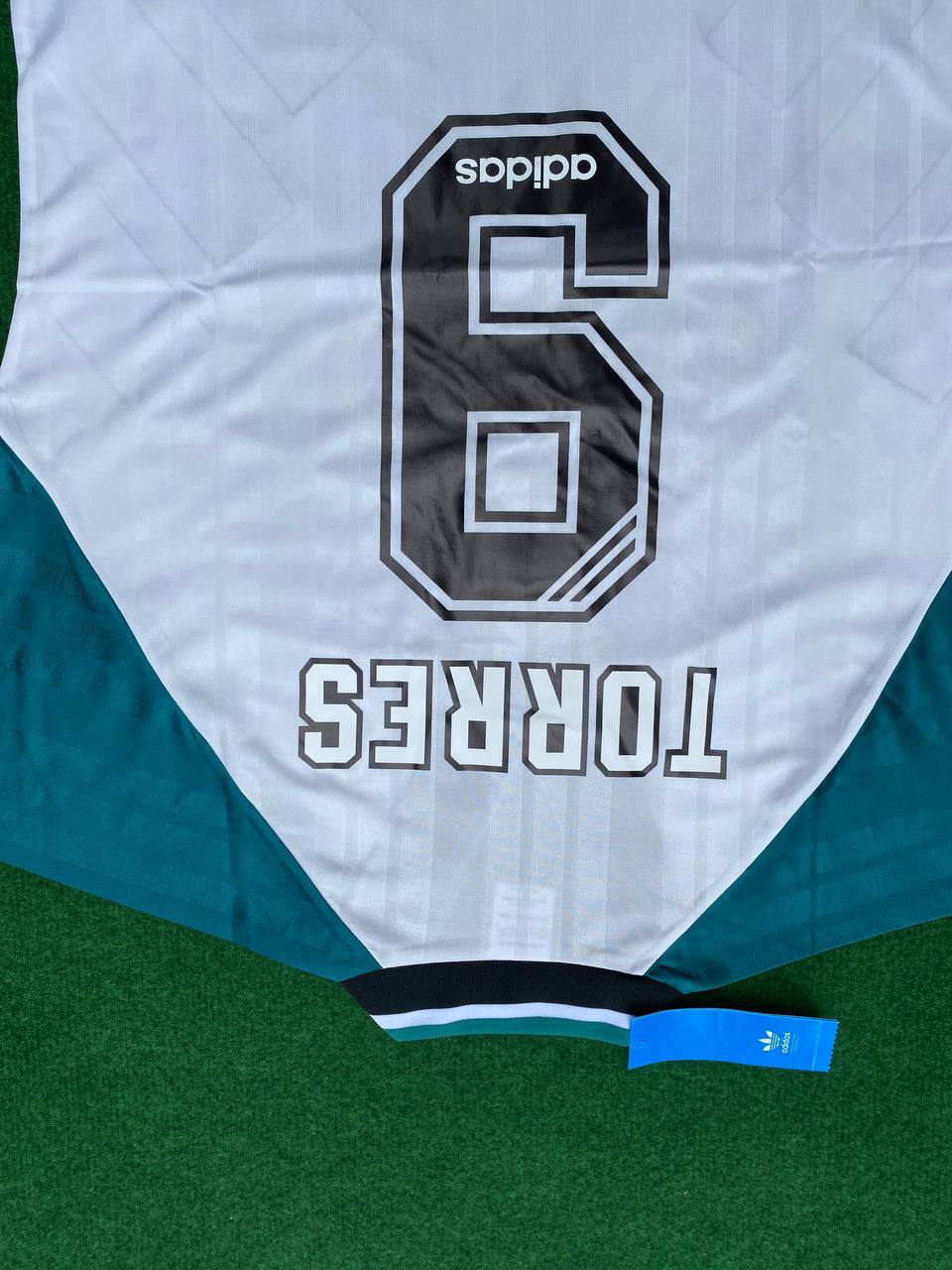 Fernando Torres Liverpool Retro Jersey