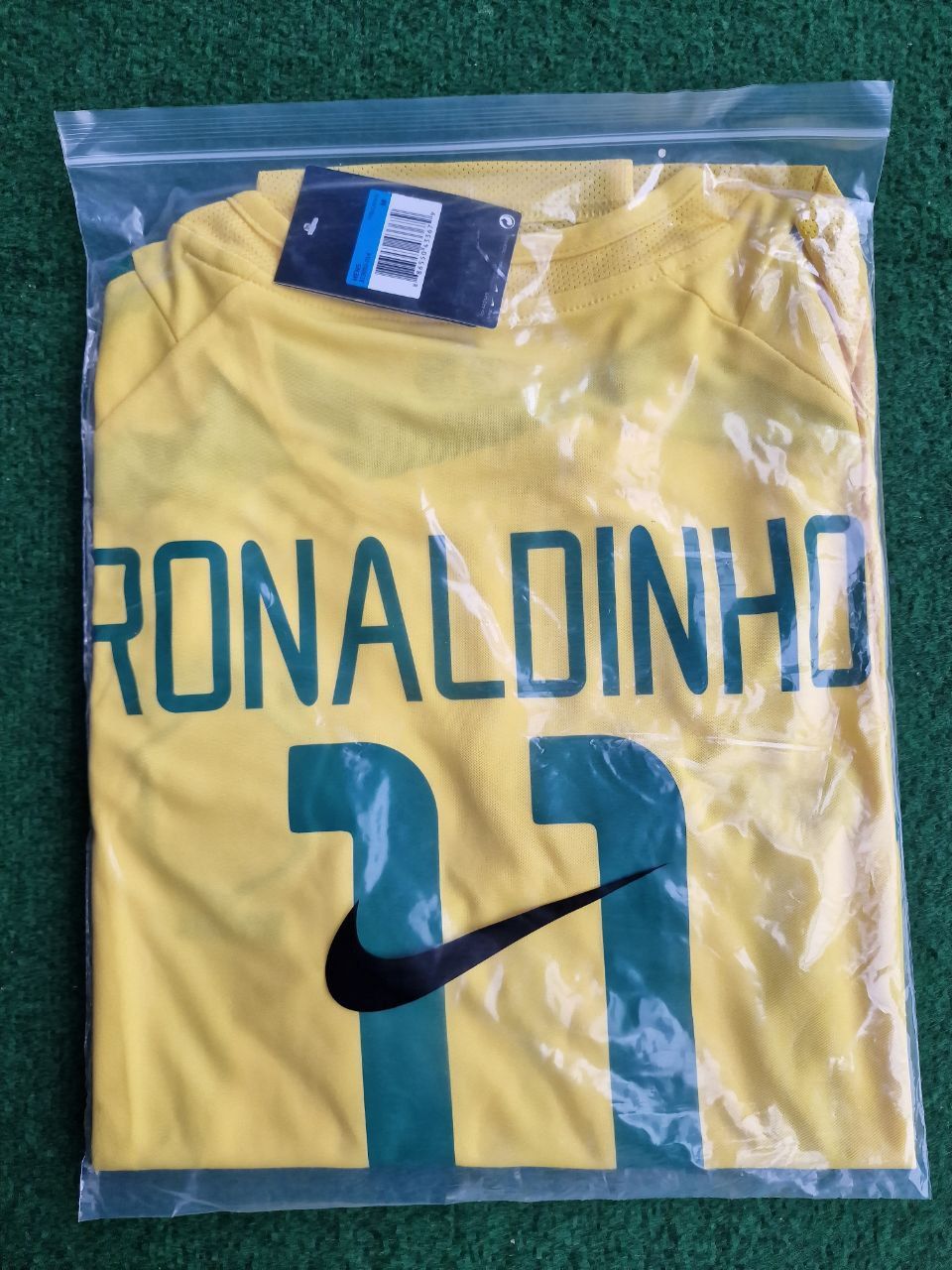 Ronaldinho Brazil 2002 World Cup Retro Football Jersey
