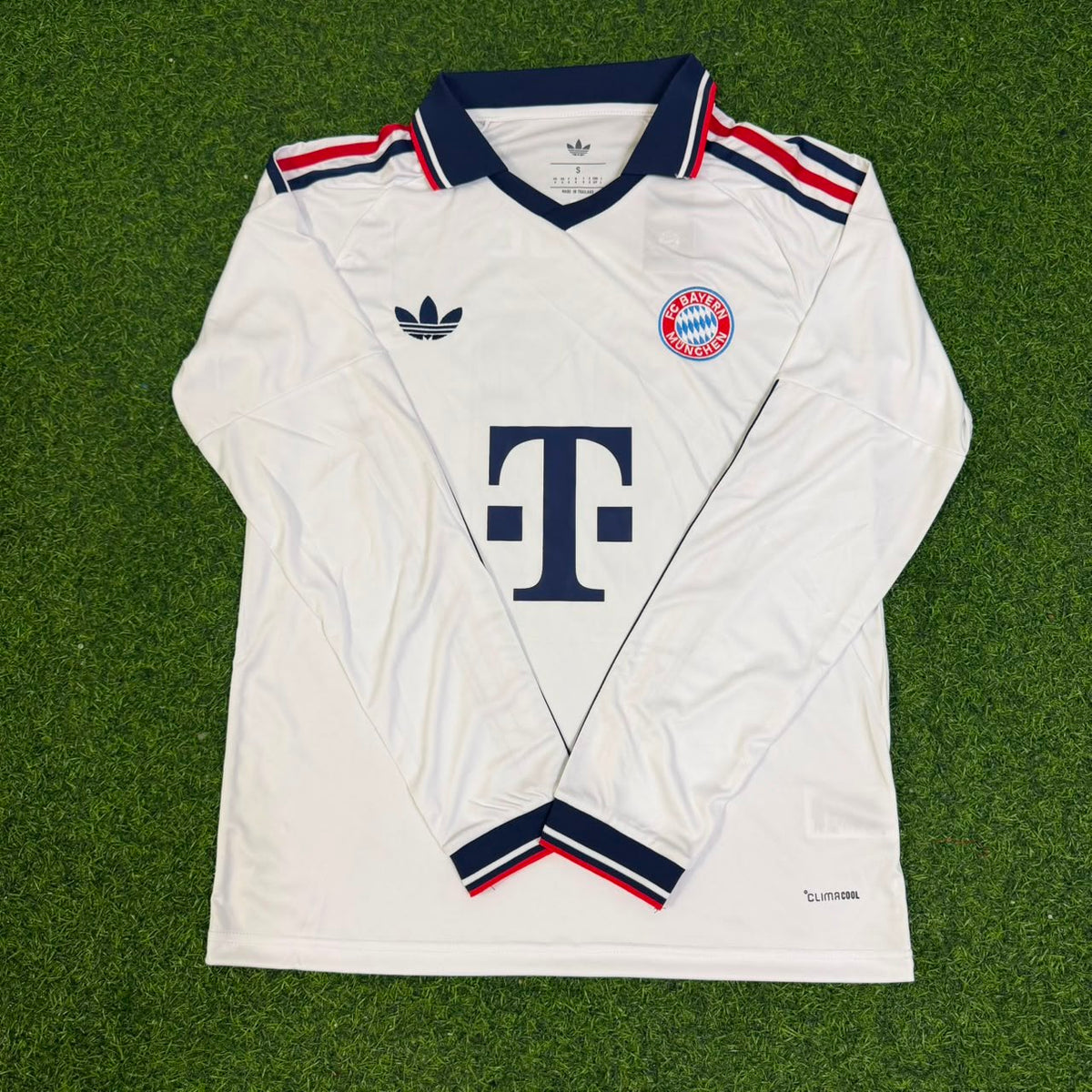 Josip Stanišić #44 Bayern Munchen 2027 Away Long Sleeve Football Jersey