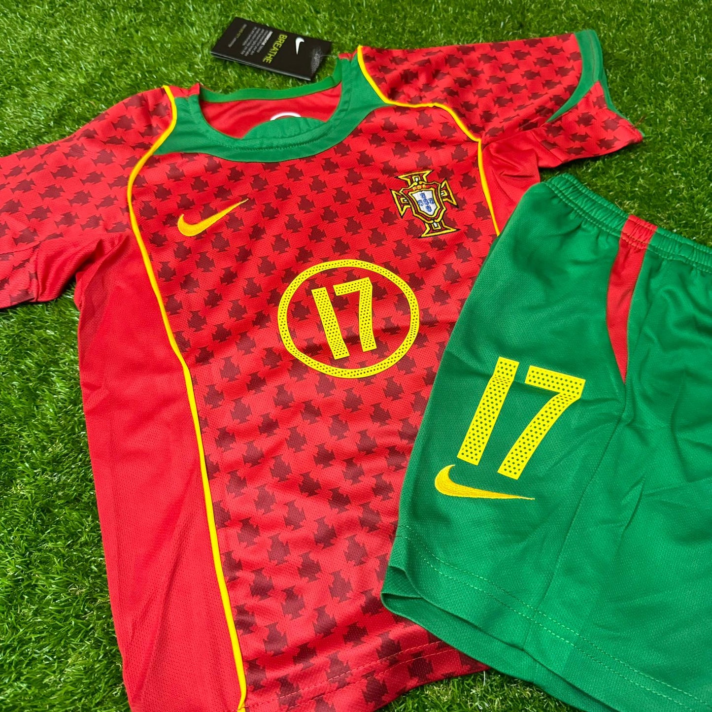 Cristiano Ronaldo Portugal 2004 Home Kids Kit – Kit Jersey for Children – | KinderTrikot | Maillot Enfant Personnalisable