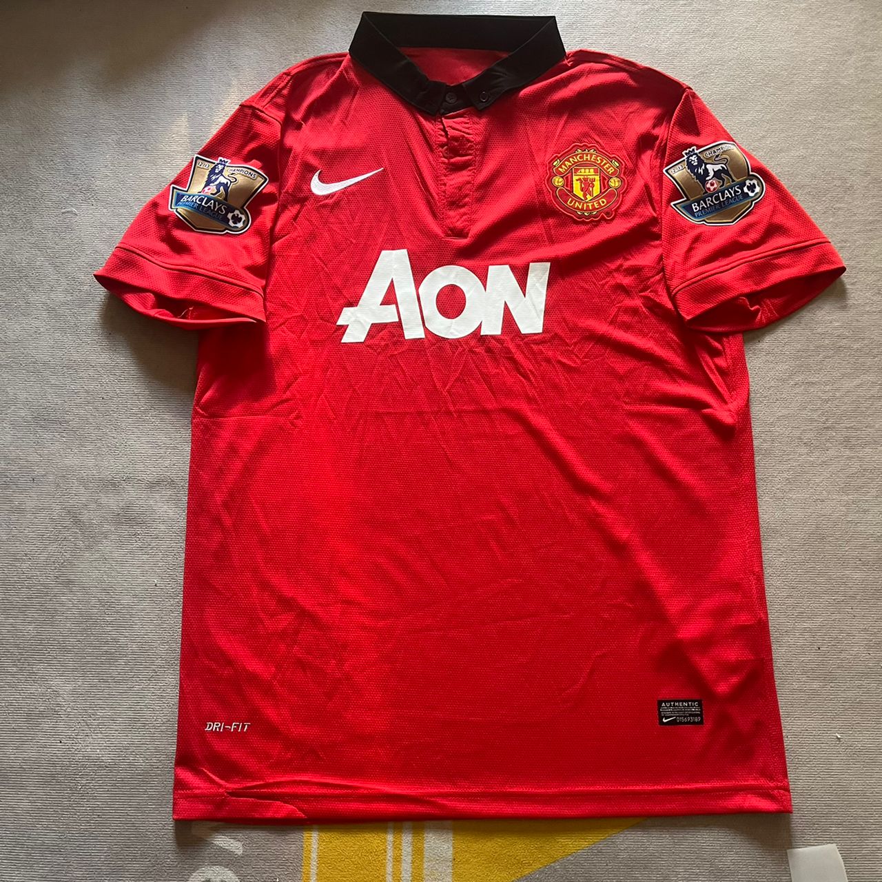 Robin van Persie Manchester United Retro Jesey Football Jersey Kit