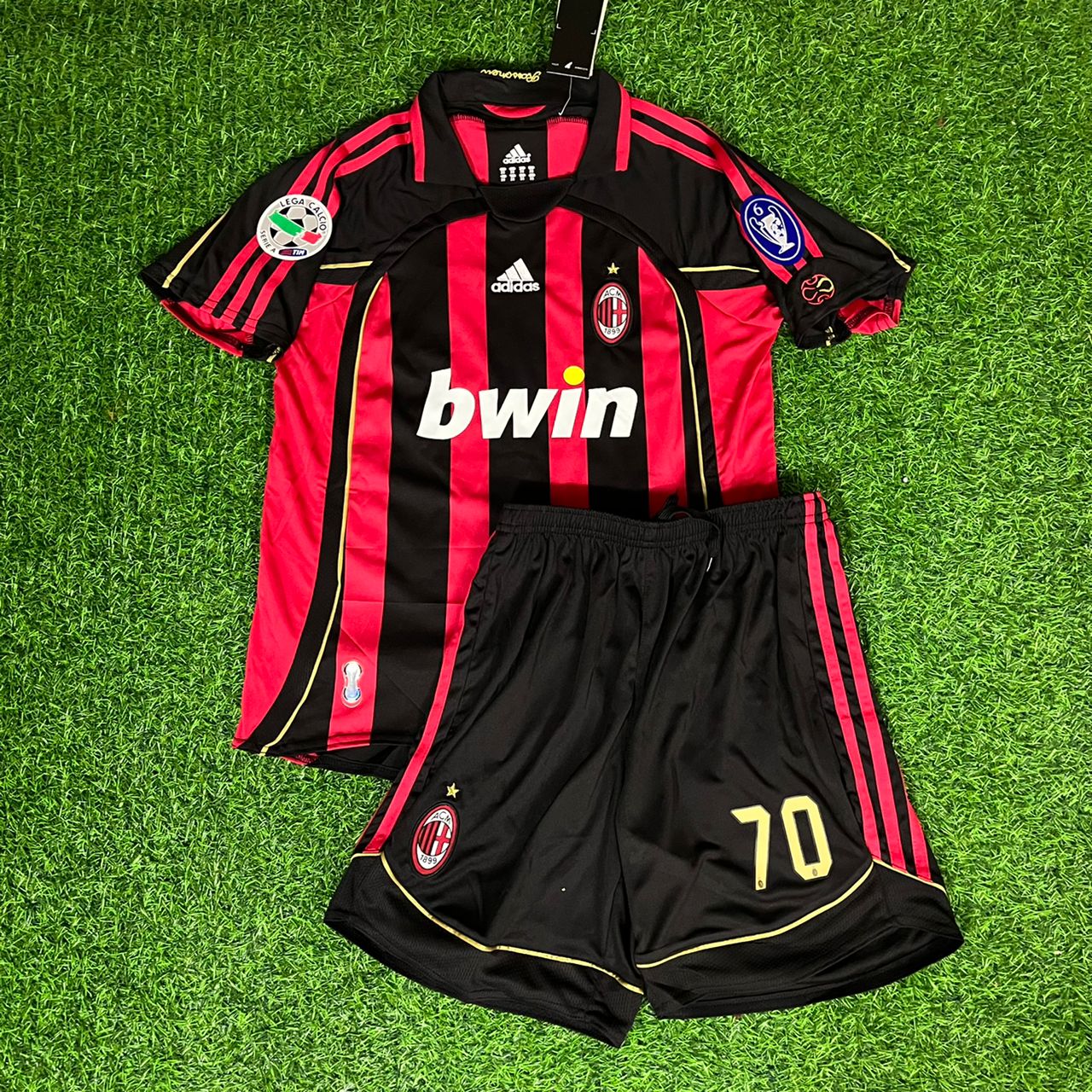 AC Robinho 70 Milan 2007 Retro Kids Kit Set Kindertrikot Maillot Enfant Kindertrui Soccer Kit