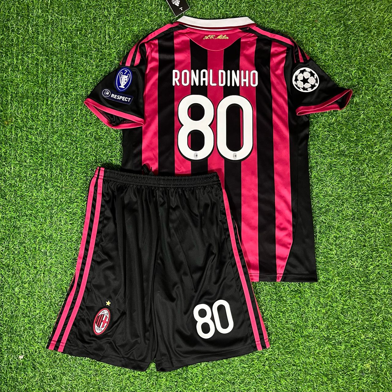 Ronaldinho #10 AC Milan 2009/10 Retro Football Jersey Kit
