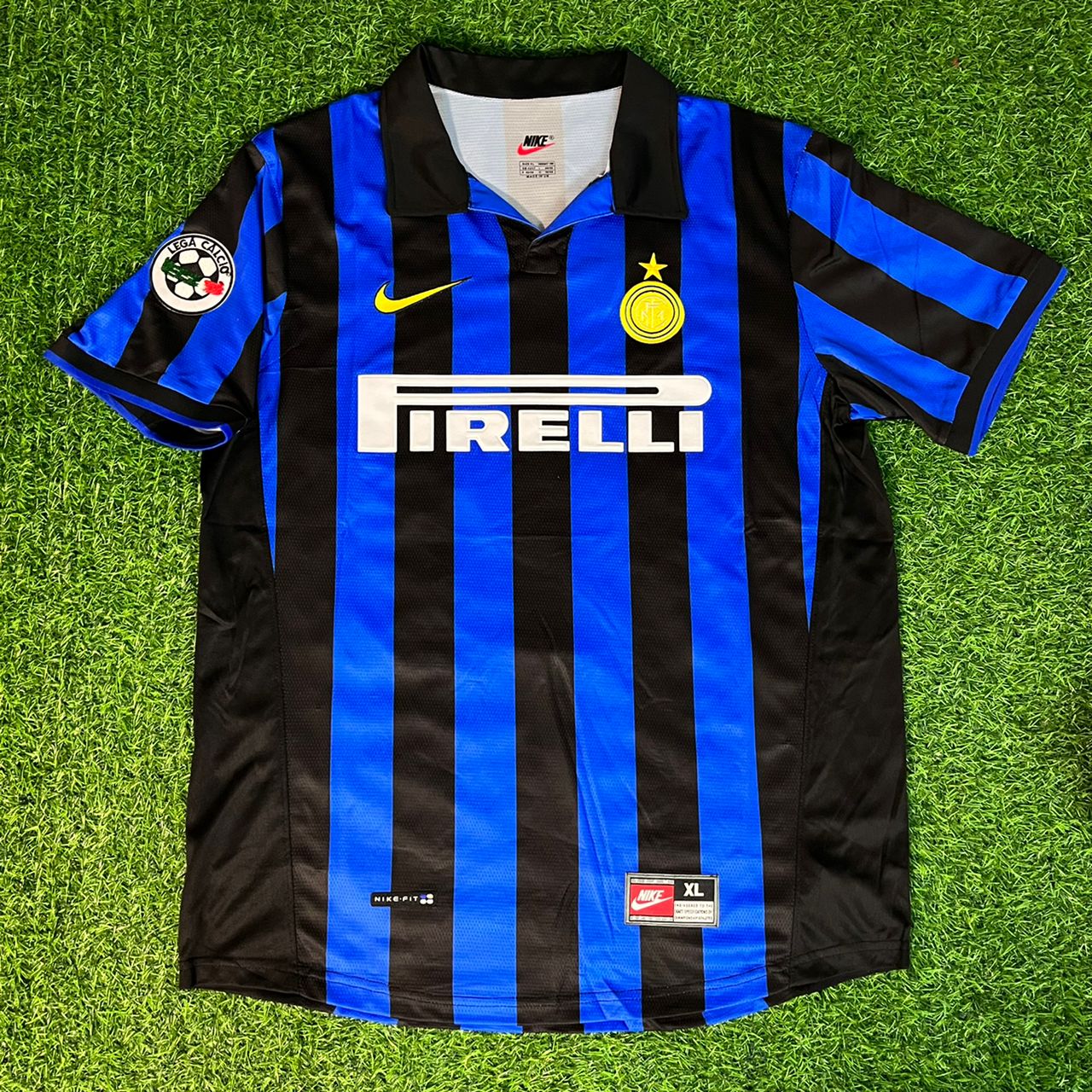 Ronaldo Nazario El Fenomeno R9 - Inter Retro Football Jersey Kit