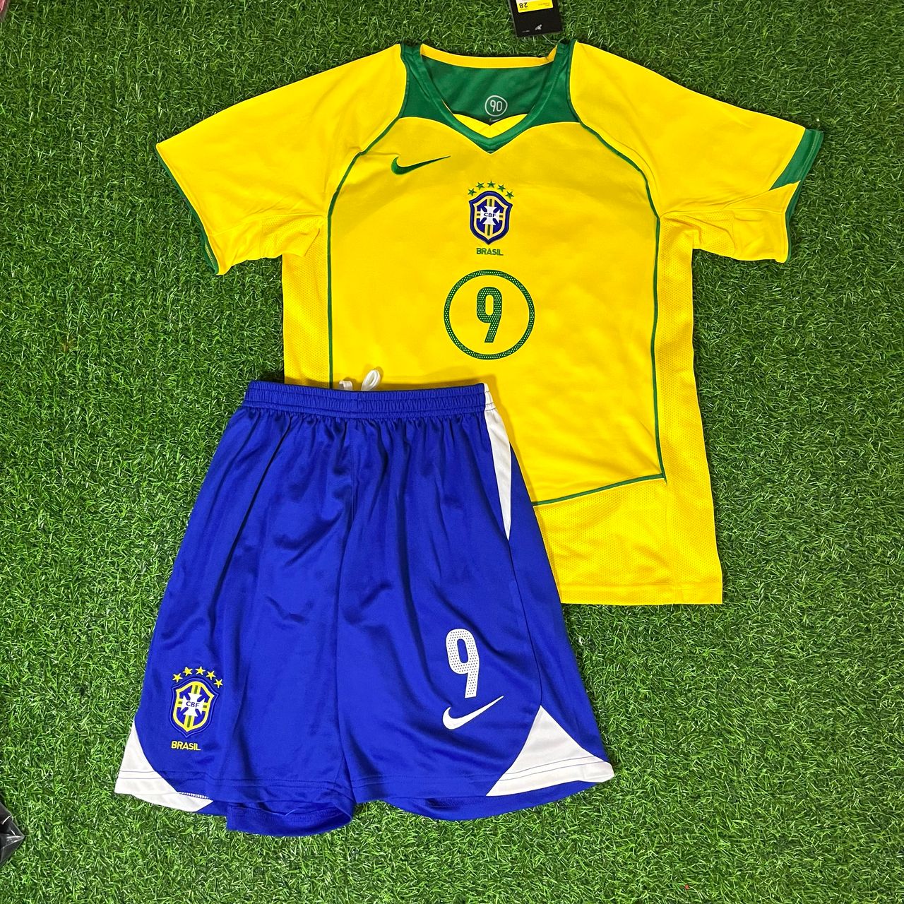 Ronaldo Nazario El Fenomeno Brazil Retro Kids kit Kindertrikot Cocuk formasi maillot enfant camiseta kindertrui