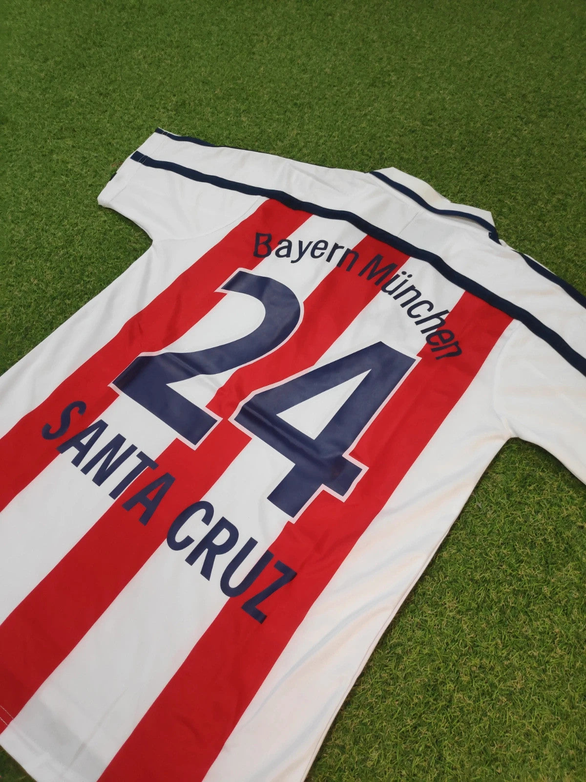 Roque Santa Cruz Bayern Munich 2000 2001 Football Jersey Kit