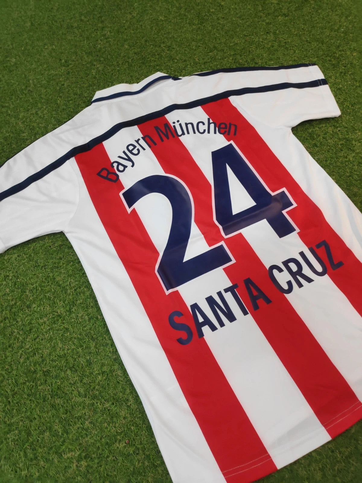 Roque Santa Cruz Bayern Munich 2000 2001 Football Jersey Kit