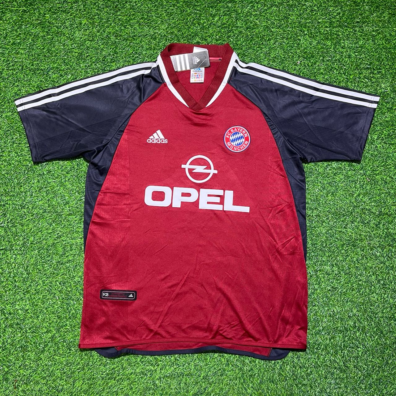 Roque Santa Cruz Bayern Munich 2001/2002 Red Retro Football Jersey Kit