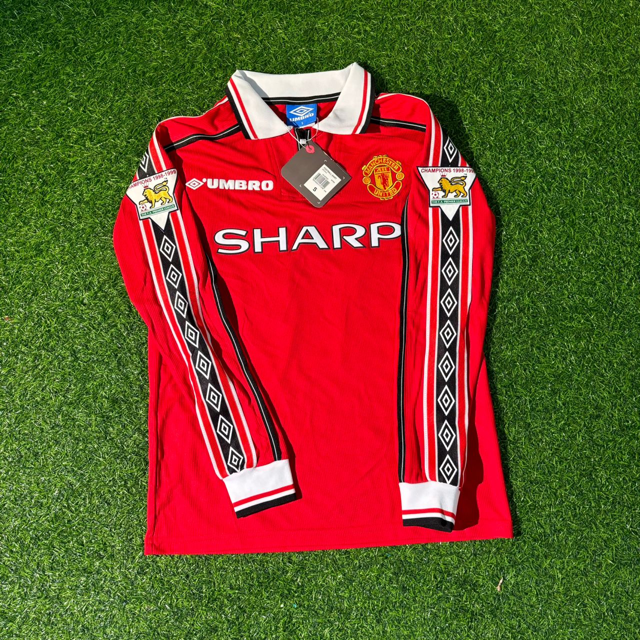 Roy Keane Manchester United 1999 Red Long Sleeve Football Jersey Kit