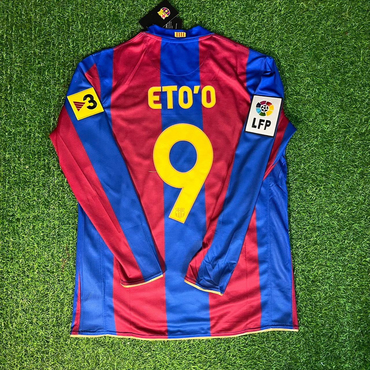 Samuel Eto'o Barcelona 2007 Retro Football Jersey Kit