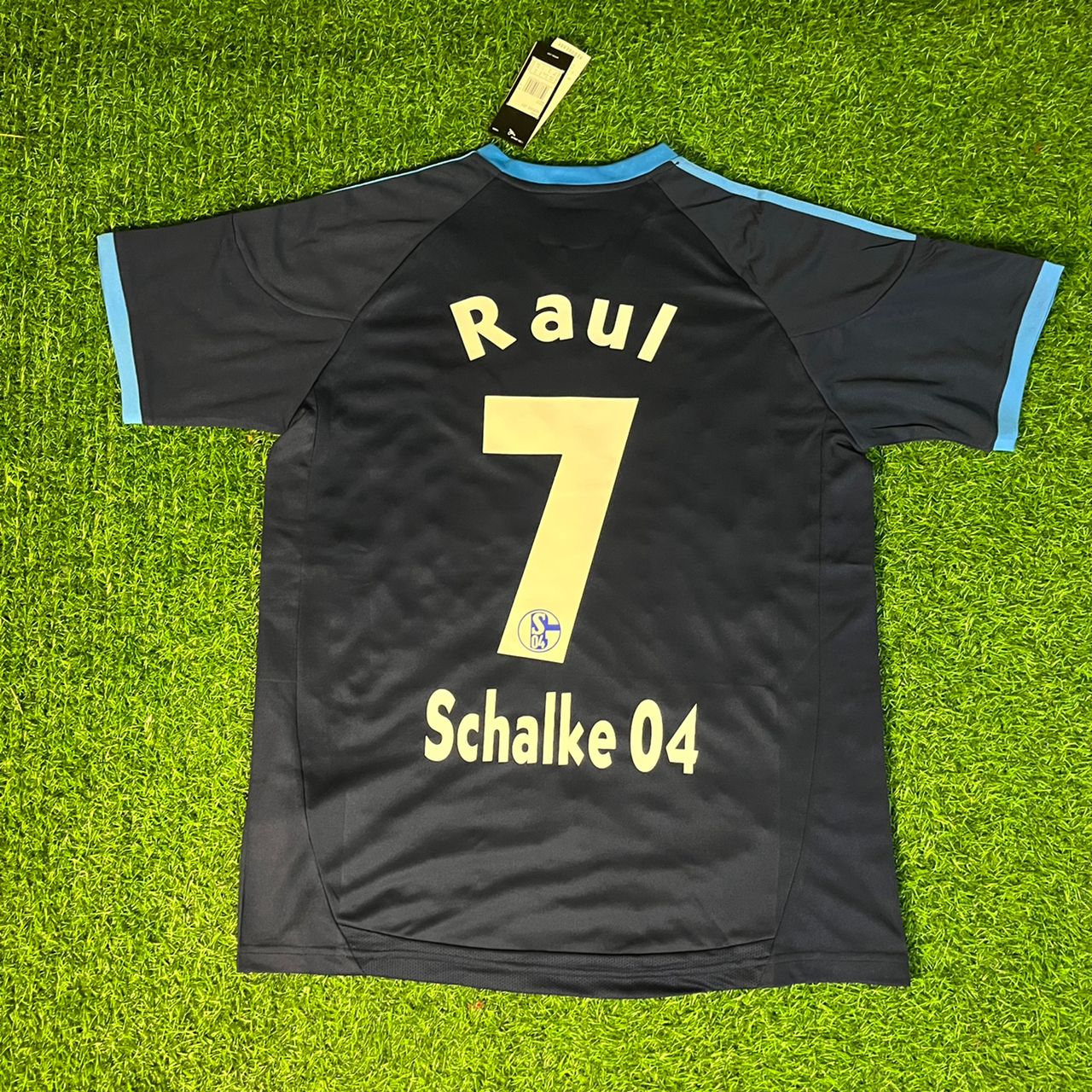 Schalke 04 Raul Gonzalez 2010 - 12 Season Retro Football Jersey Kit