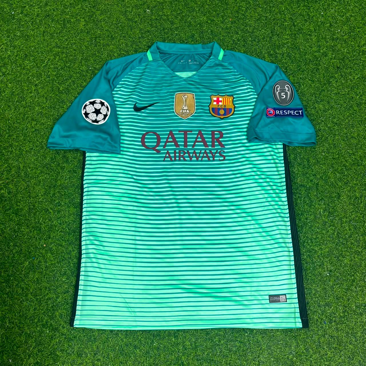 Sergio Busquets #5 Barcelona 2016/17 Away Retro Football Jersey
