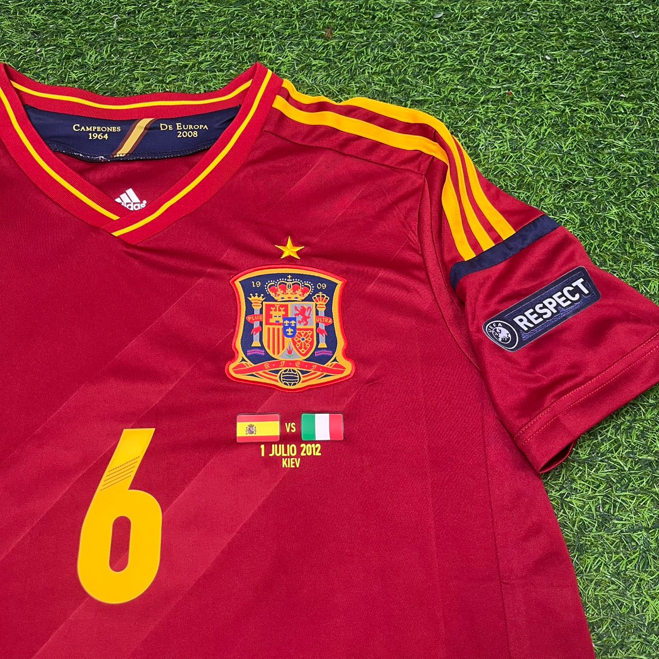Spain EURO 2012 Sergio Busquets Final Retro Football Jersey Kit