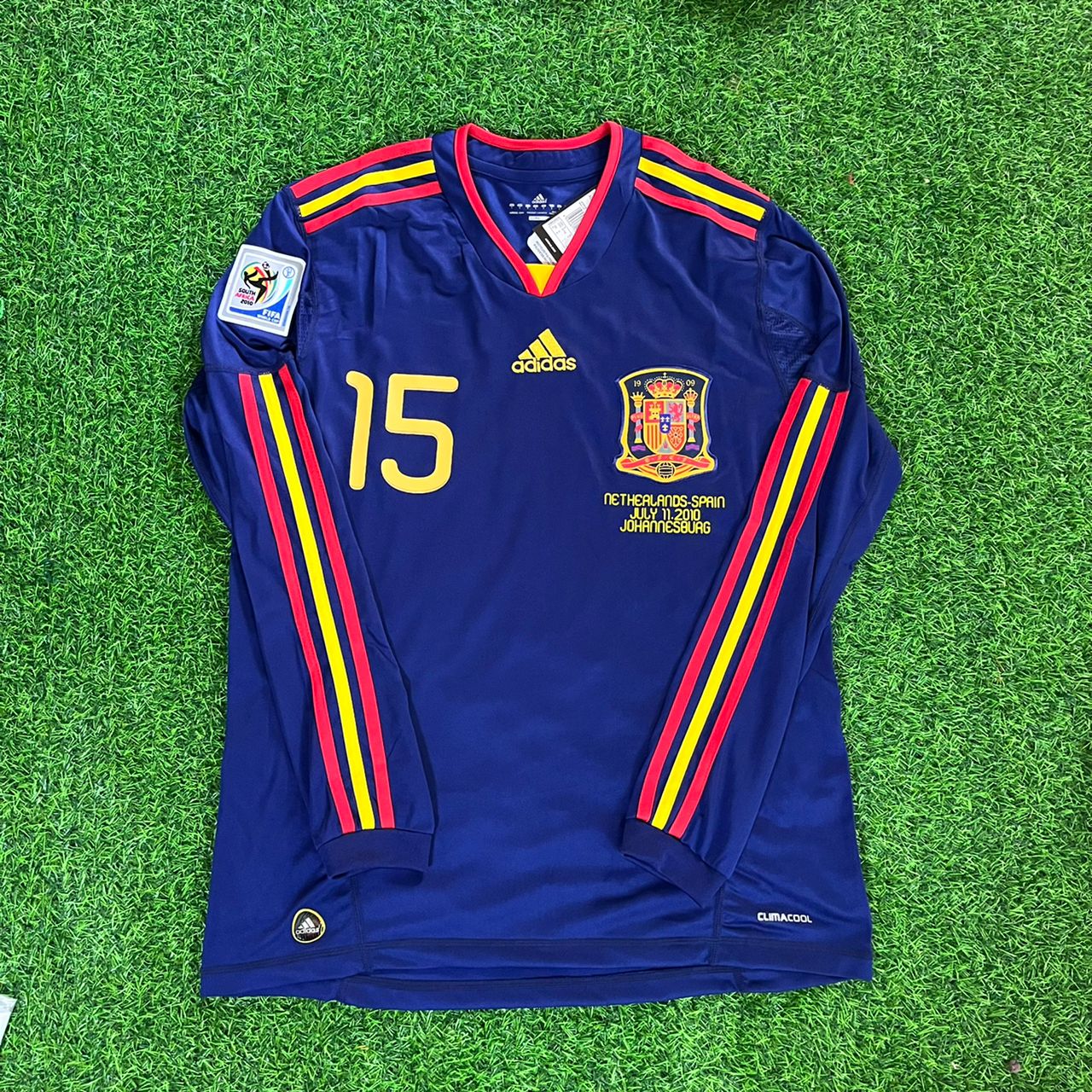 Sergio Ramos - Spain 2010 World Cup Final Retro Football Jersey Kit