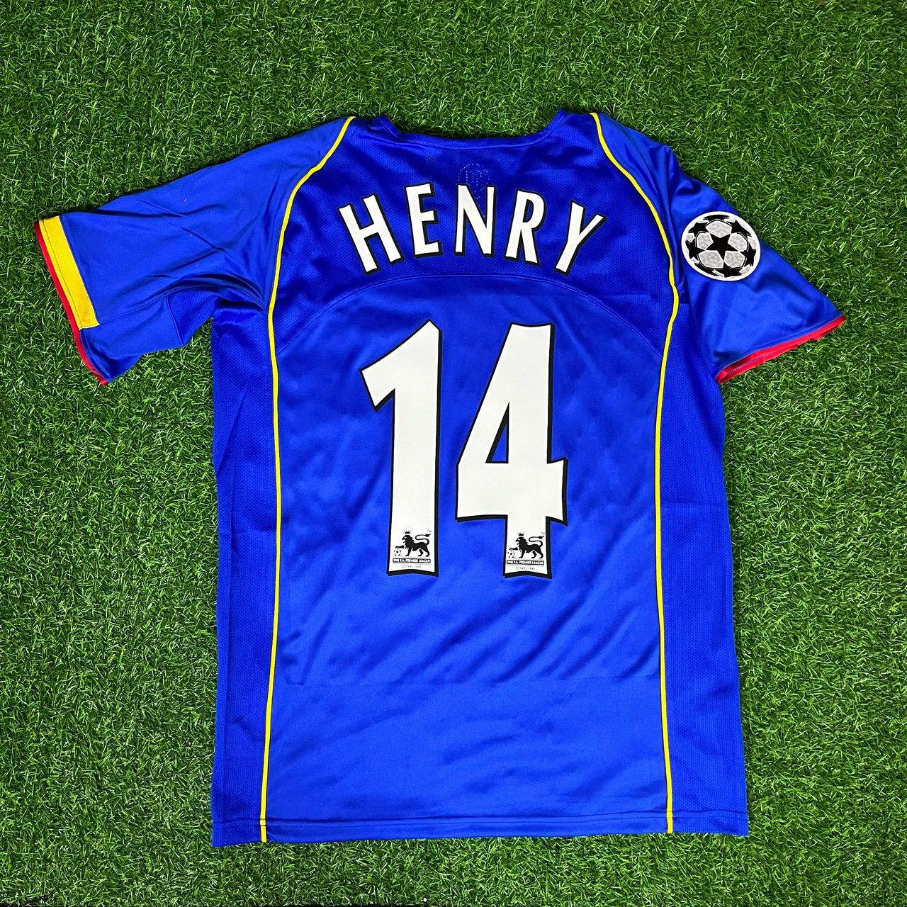 Thierry Henry Arsenal 2004 - 05 Retro Football Jersey Kit