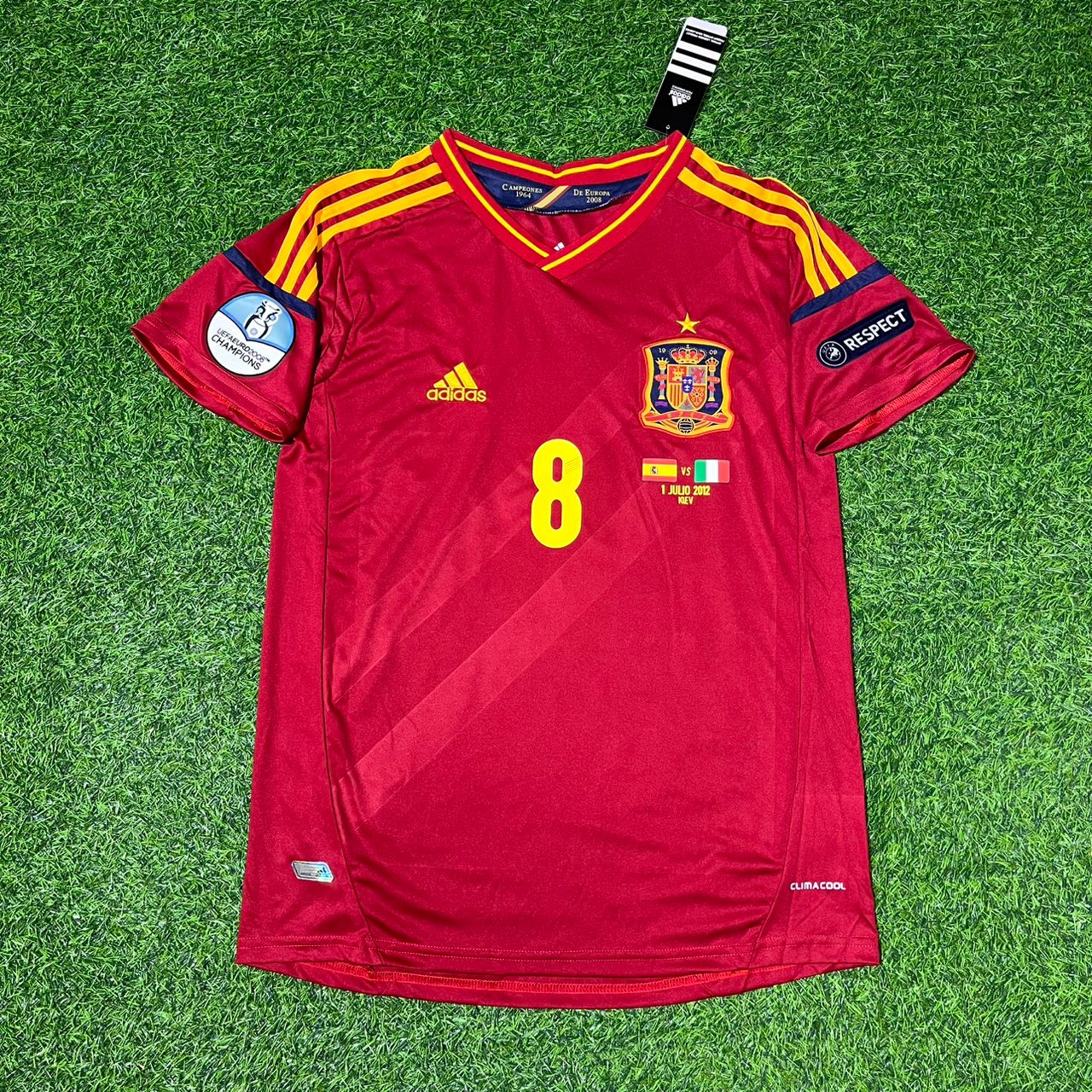 Spain EURO 2012 Xavi Hernandez Final Retro Football Jersey Kit