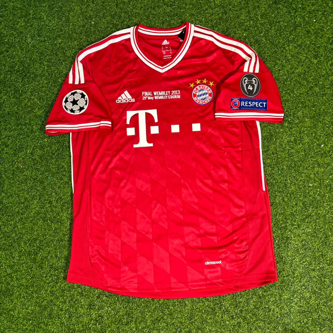 Xherdan Shaqiri #11 Bayern Munich 2013 Champions League Final Retro Football Jersey