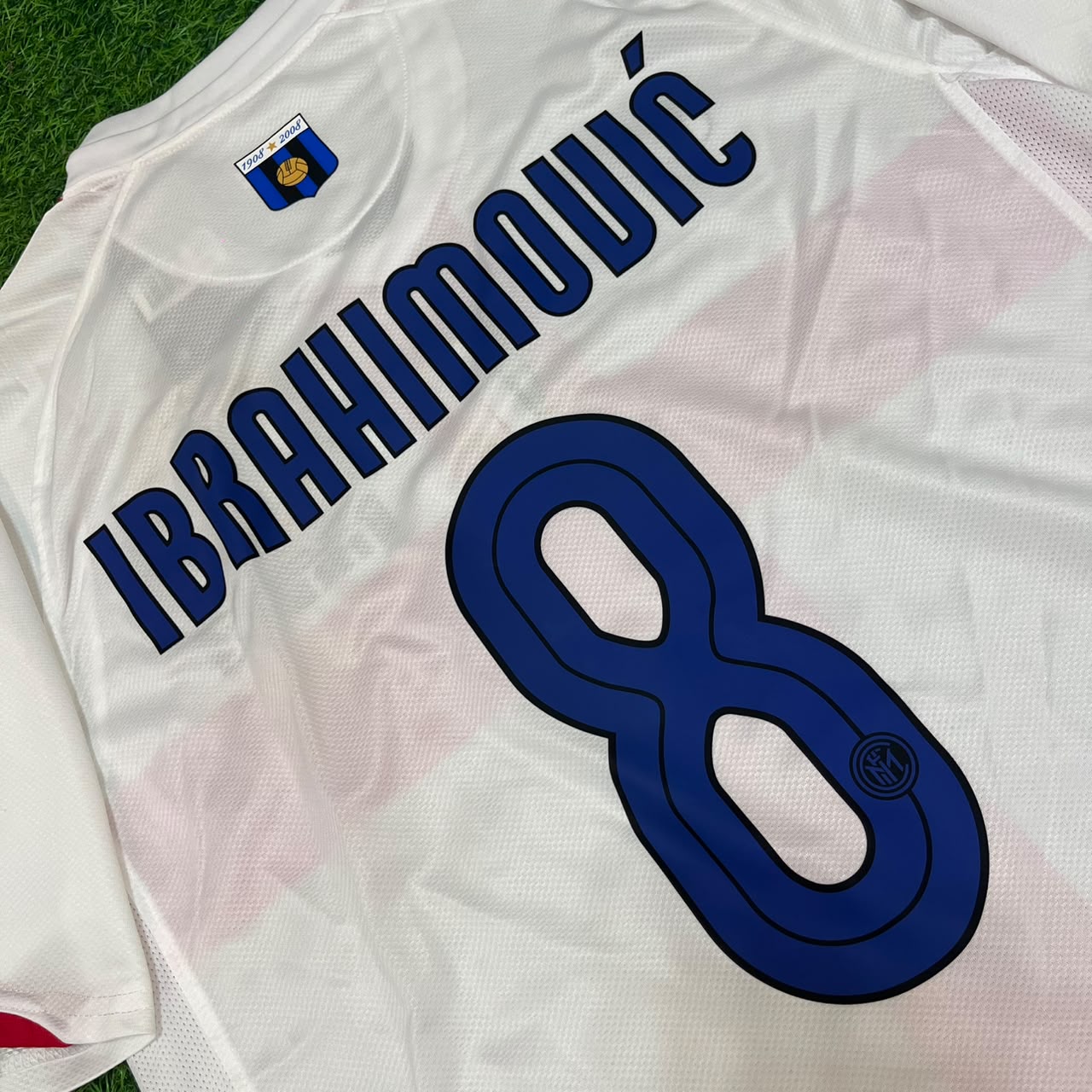 Zlatan Ibrahimović #8 Inter 2007- 2008 Season Away White Red Retro Football Jersey