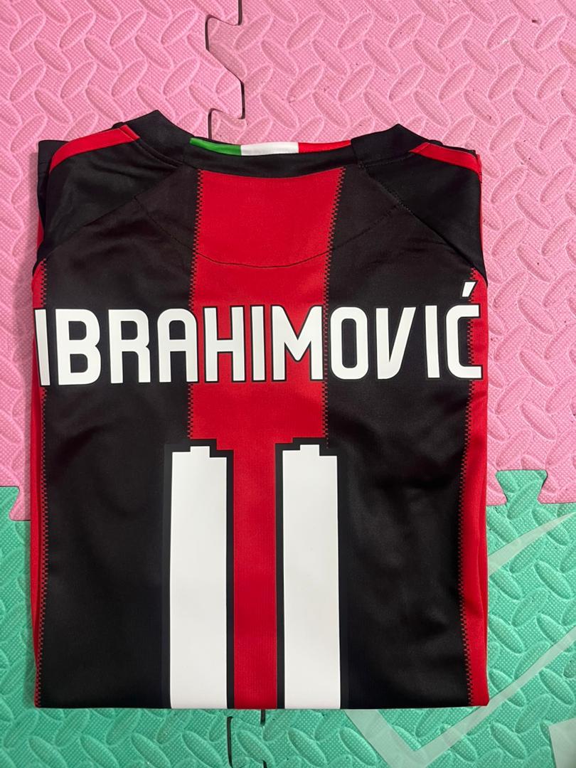 Zlatan Ibrahimovic Milan 2010 2011 Retro Football Jersey Kit