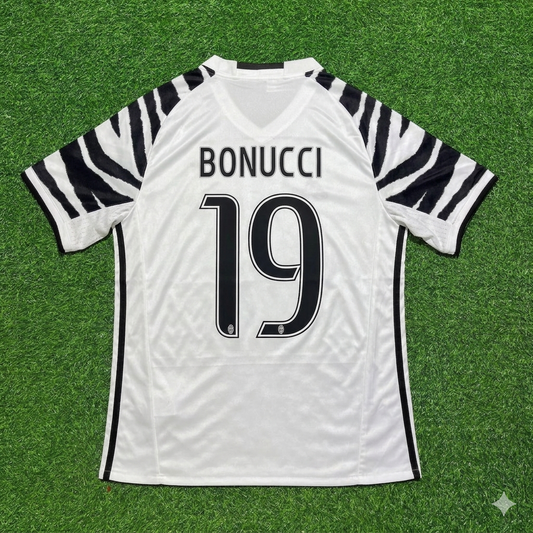Leonardo Bonucci #19 Juventus 2016 2017 Away White Retro Football Jersey Kit