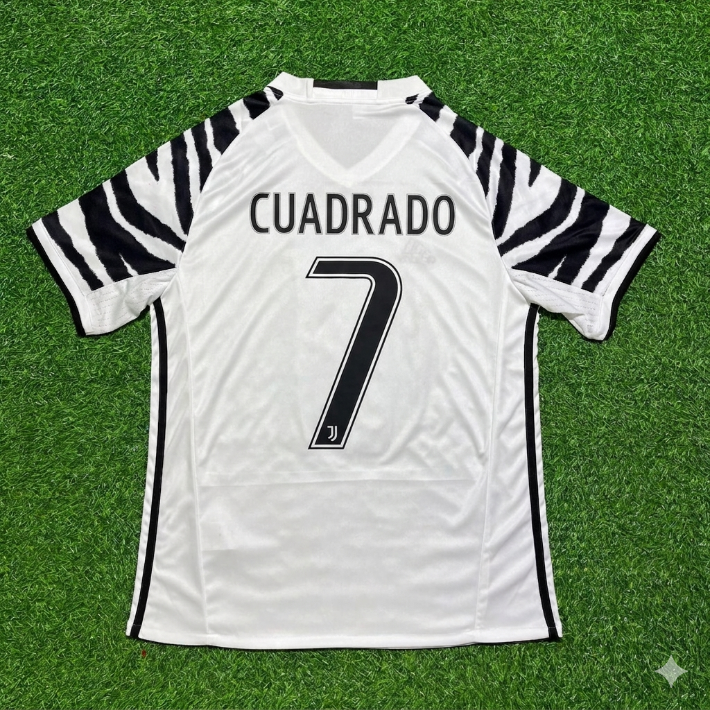 Juan Cuadrado #7 Juventus 2016 2017 Away White Retro Football Jersey Kit