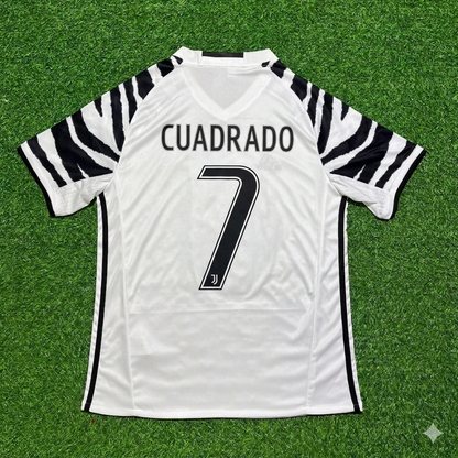 Juan Cuadrado #7 Juventus 2016 2017 Away White Retro Football Jersey Kit