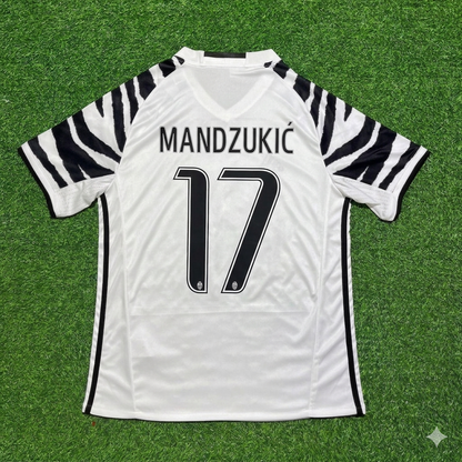 Mario Mandzukic #17 Juventus 2016 2017 Away White Retro Football Jersey Kit