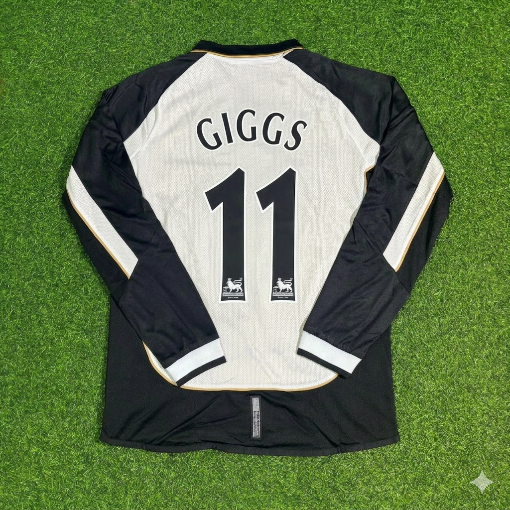 Ryan Giggs #11 Manchester United 2001-2002 Reversible Retro Football Jersey Kit