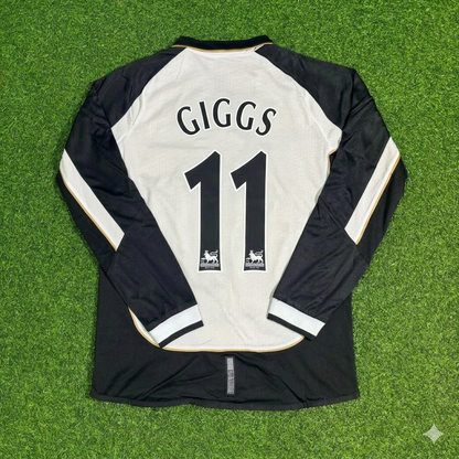 Ryan Giggs #11 Manchester United 2001-2002 Reversible Retro Football Jersey Kit