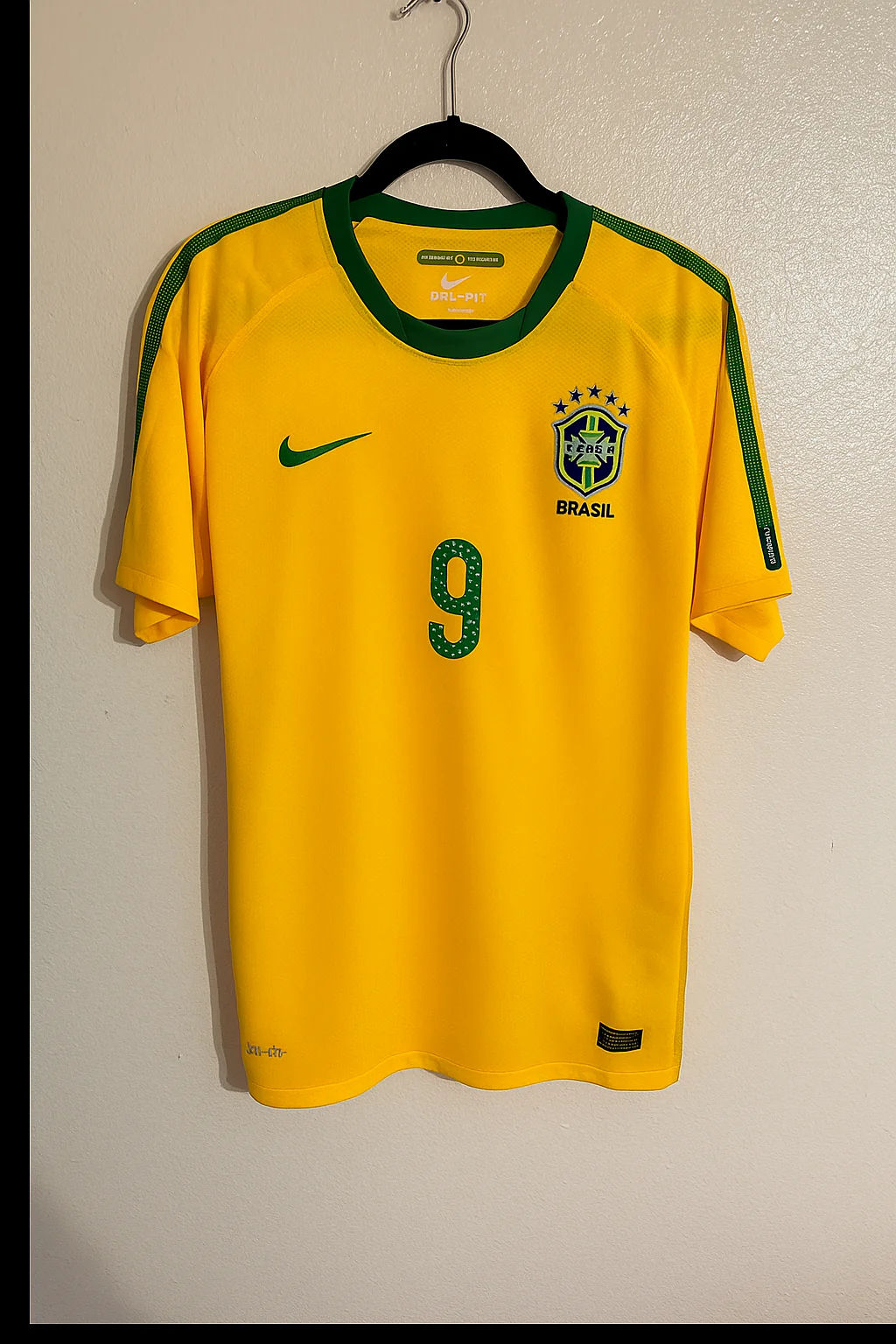 Adriano 9 Brazil 2010 Retro Soccer Kit Football Jersey