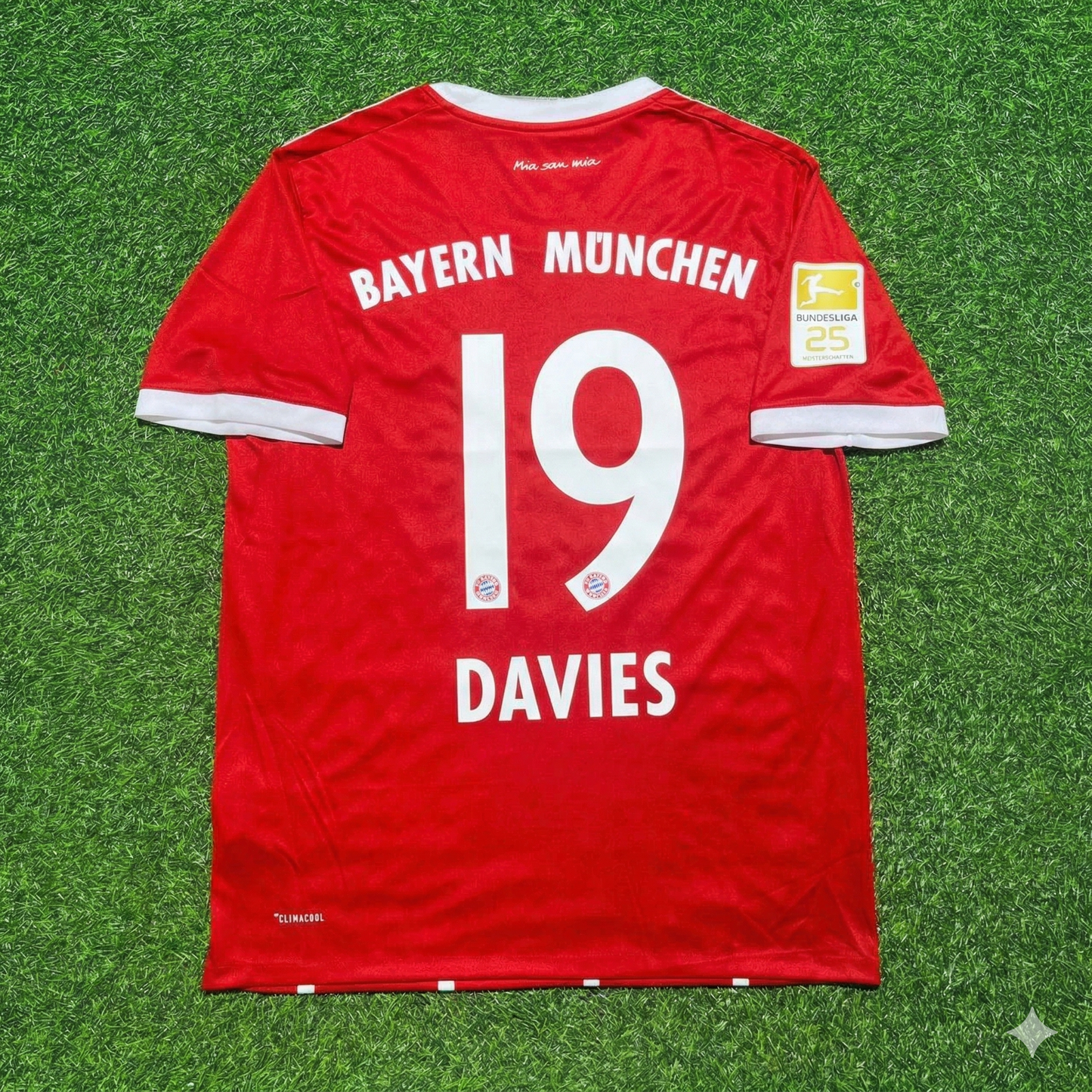Alphonso Davies Bayern Munich 2017-2018 Retro Home Football Jersey