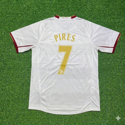 Robert Pires #7 Arsenal 2004 2005 Away Retro White Football Jersey