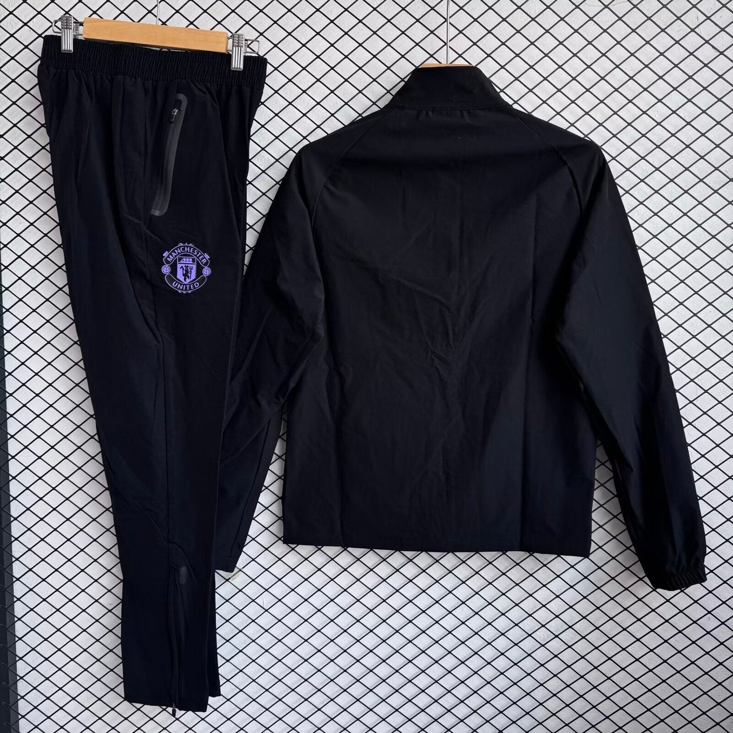 Manchester United 2025/2026 Tracksuit Windbreaker Jacket Pants Special Edition Edition 2