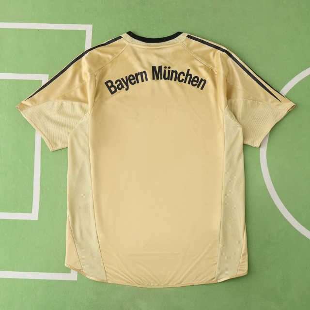 Bayern München 04/05 Season Away Retro Football Jersey