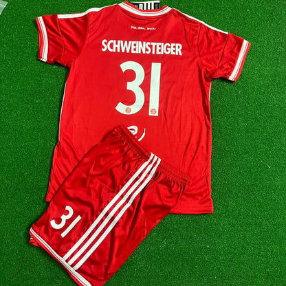 Bastian Schweinsteiger Bayern Munich 2013 Final Kids Kit Football Jersey Kit for Children