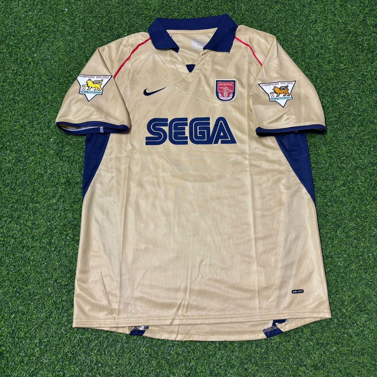Fredrik Ljungberg #8 Arsenal 2001-2002 Away Golden Retro Football Jersey