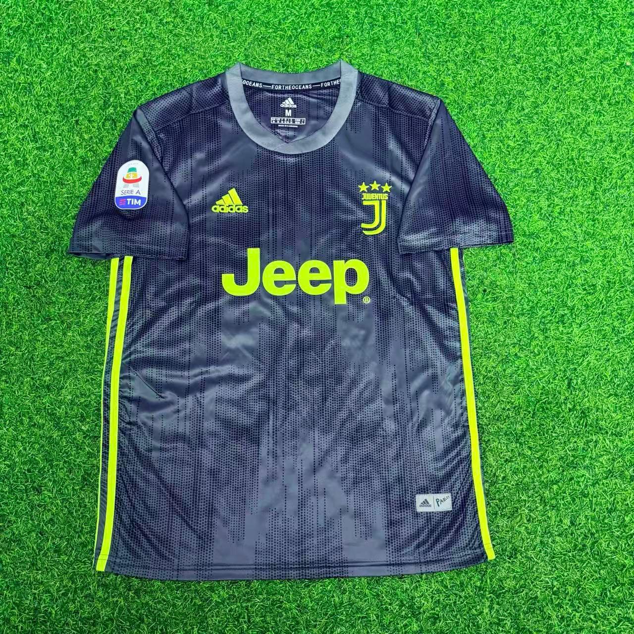 Miralem Pjanić #5 Juventus 2017-2018 Retro Home Football Jersey Kit