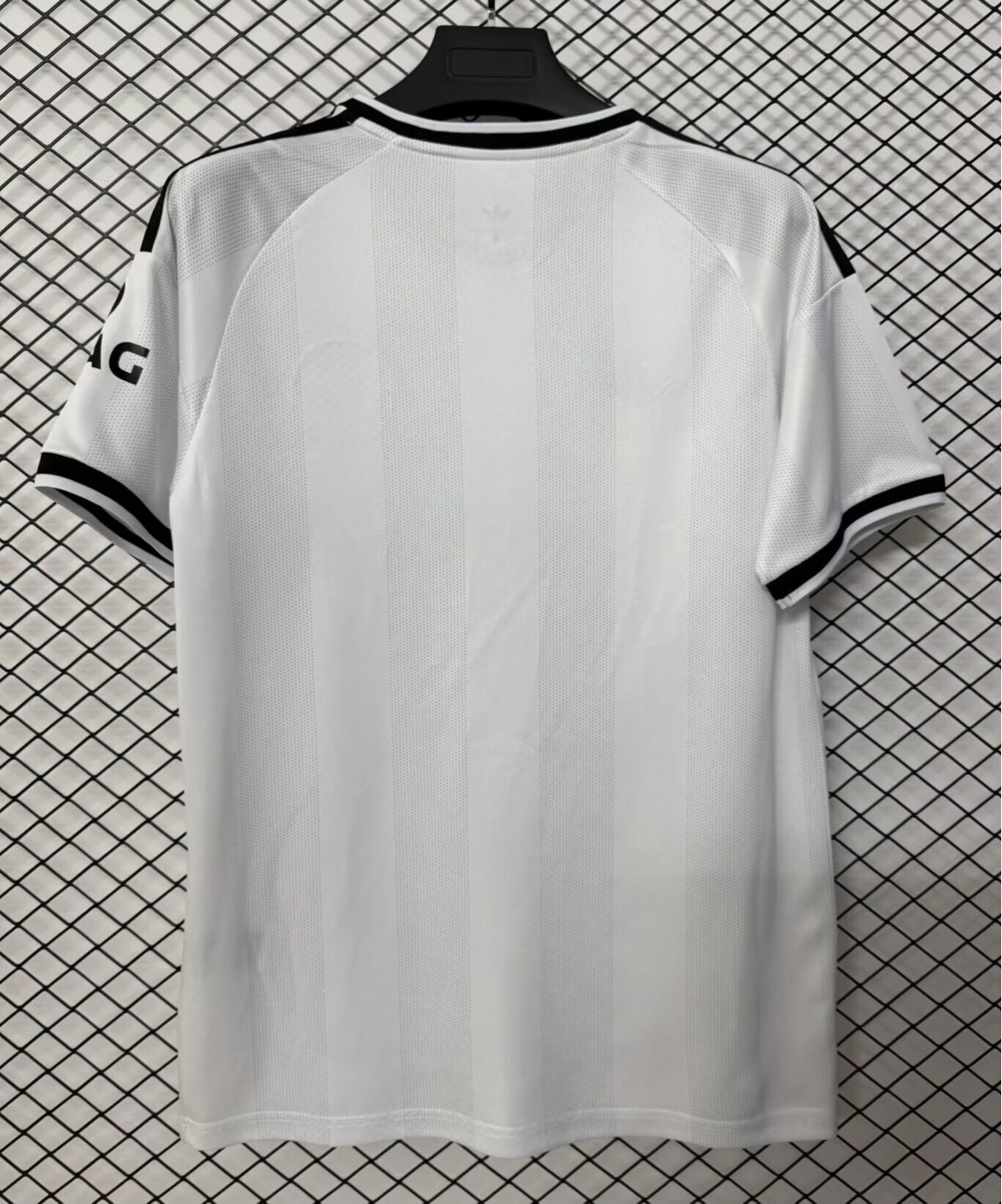 Eintracht Frankfurt 2027 Home White Football Jersey