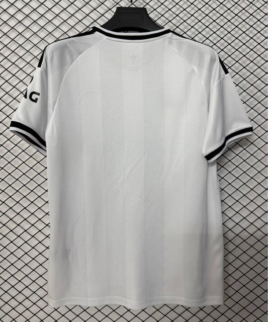 Eintracht Frankfurt 2027 Home White Football Jersey